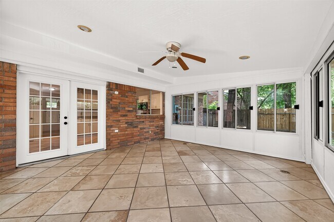 Building Photo - 42 Rockridge Dr