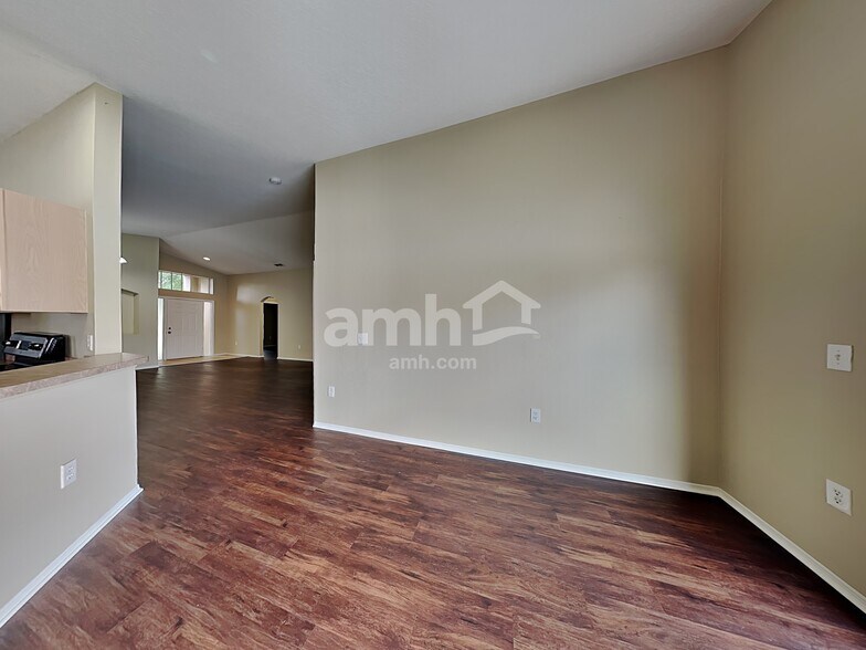 Building Photo - 2325 Ole Hickory Dr