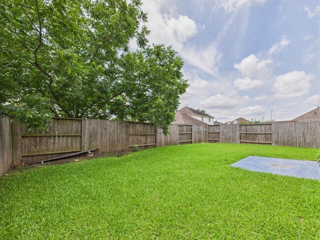Building Photo - 8827 Aspen Meadow Dr