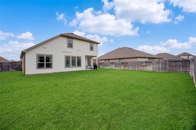 Building Photo - 26627 Ledgemont Dr