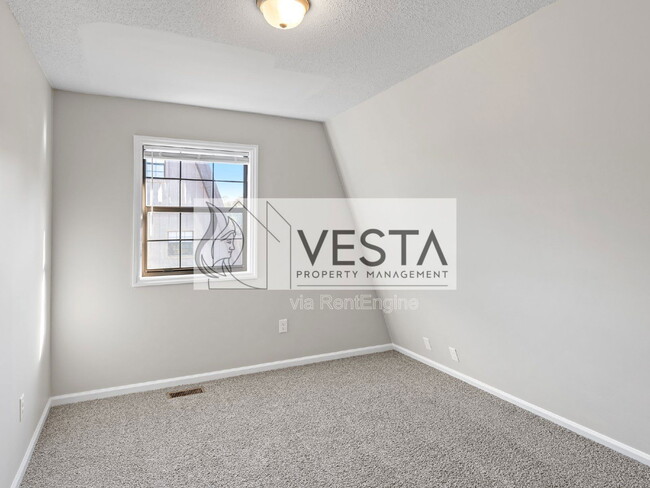 Building Photo - 588 Ray Hill Rd