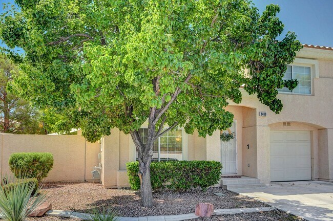 Building Photo - 2 Bedroom Condo w/ Patio & 1 Car Attached ...