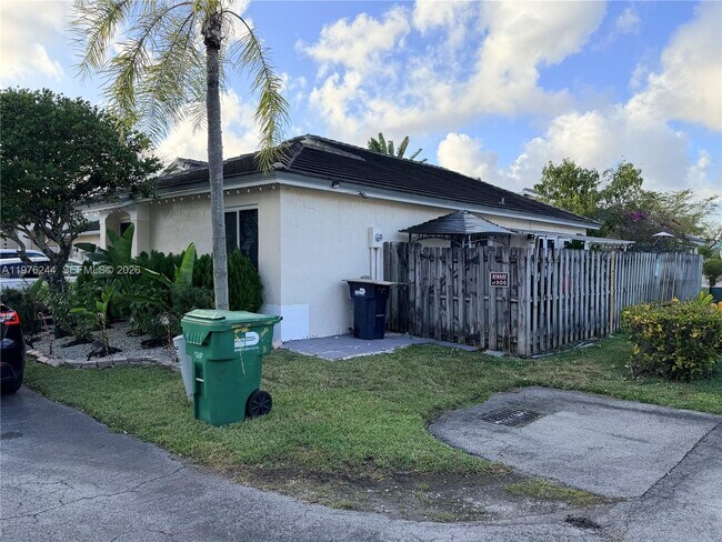 Building Photo - 14712 SW 123rd Ave