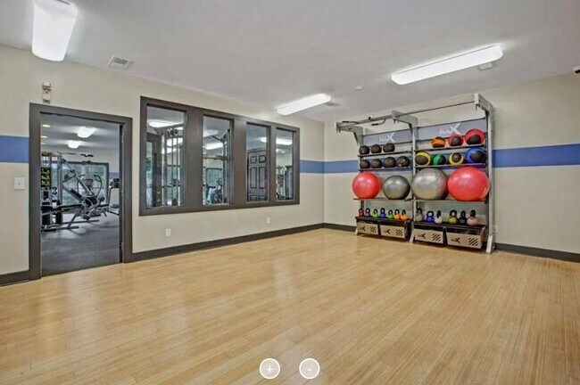 Building Photo - 7150 Peachtree Dunwoody Rd NE