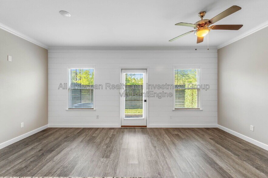 Building Photo - 1817 Stable Ln