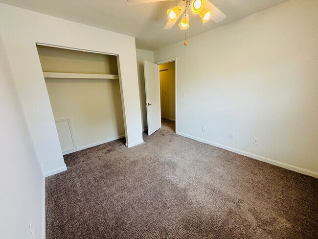 Building Photo - 317 Pheasant Run Ct
