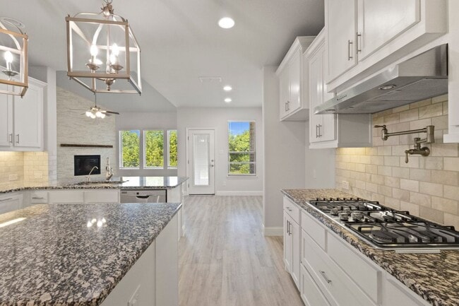 Building Photo - 4717 Dorchester Dr
