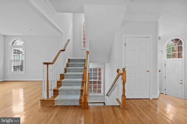 Building Photo - 271 Murtha St