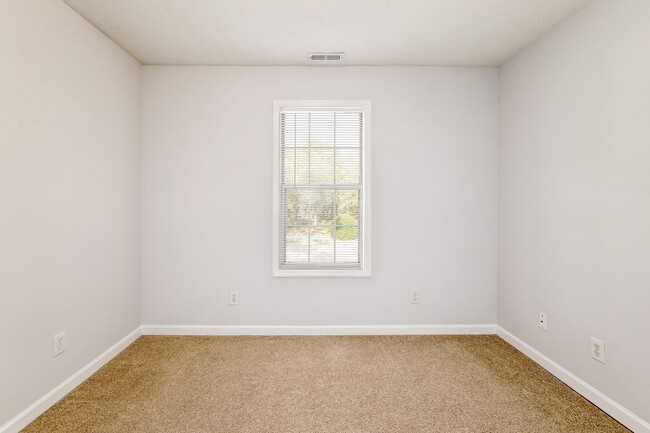 Building Photo - Apartment with Landscaping and washer/drye...
