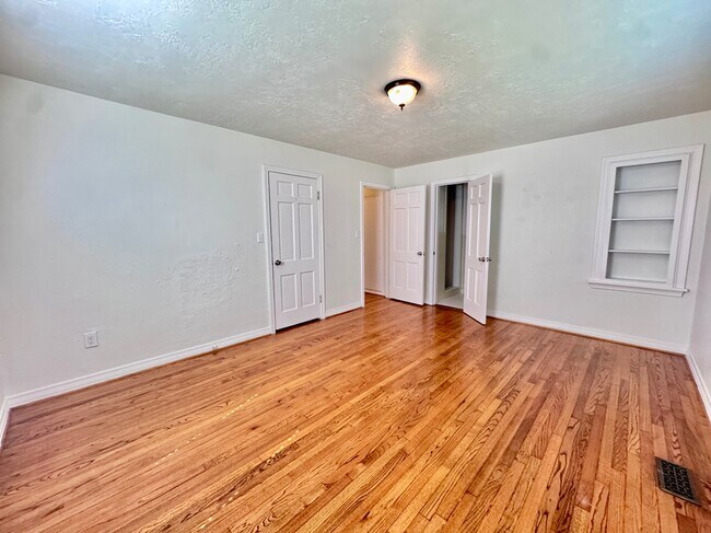 Building Photo - 2724 NW 33rd St