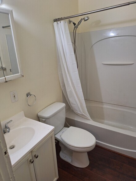 Building Photo - 4855 Northland Ave