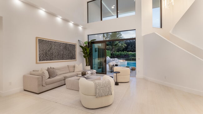 Building Photo - 17400 Rosella Rd