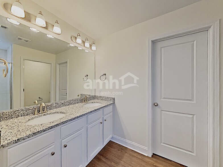 Building Photo - 5153 Jack Byrnes Dr