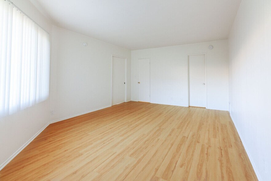 Building Photo - 667-669-669 Levering Ave