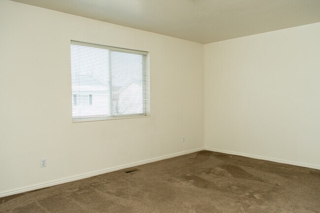 Building Photo - 1394 N 290 W