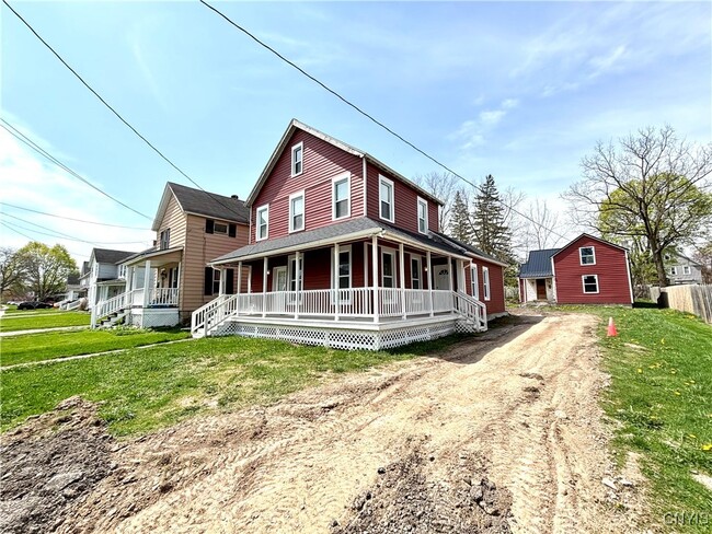 Primary Photo - 7 Grove Ave