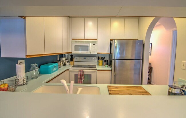 Building Photo - 3310 Europa Dr