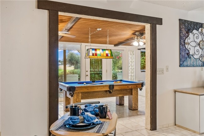 Building Photo - 2687 Country Club Dr