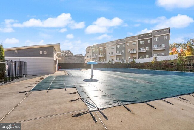 Building Photo - 46294 Mount Milstead Ter