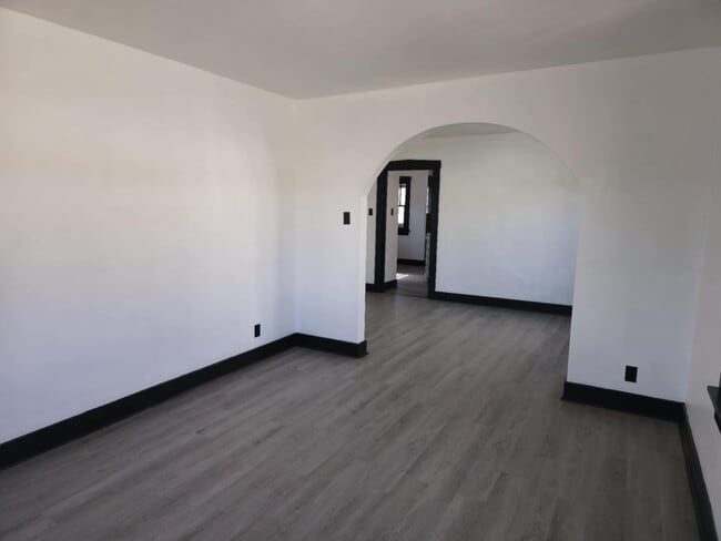 Building Photo - 1124 S 10th St