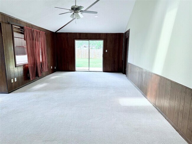 Building Photo - 25419 Lynbriar Ln