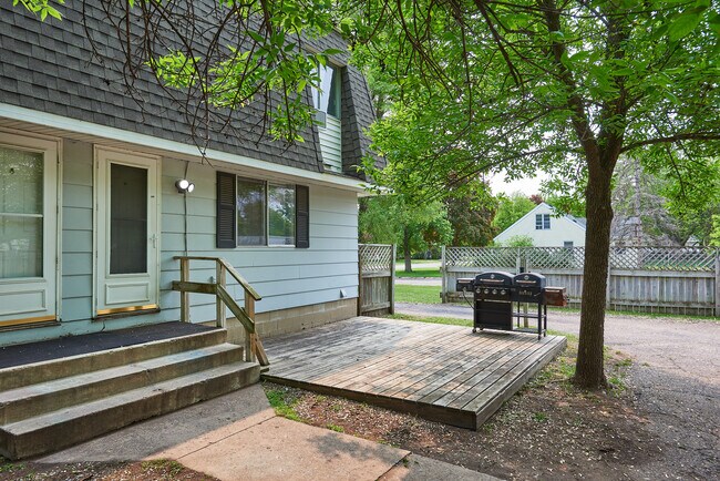 Back Yard - 1353 15th Ave S