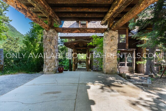 Building Photo - 2718 Stewart Rd