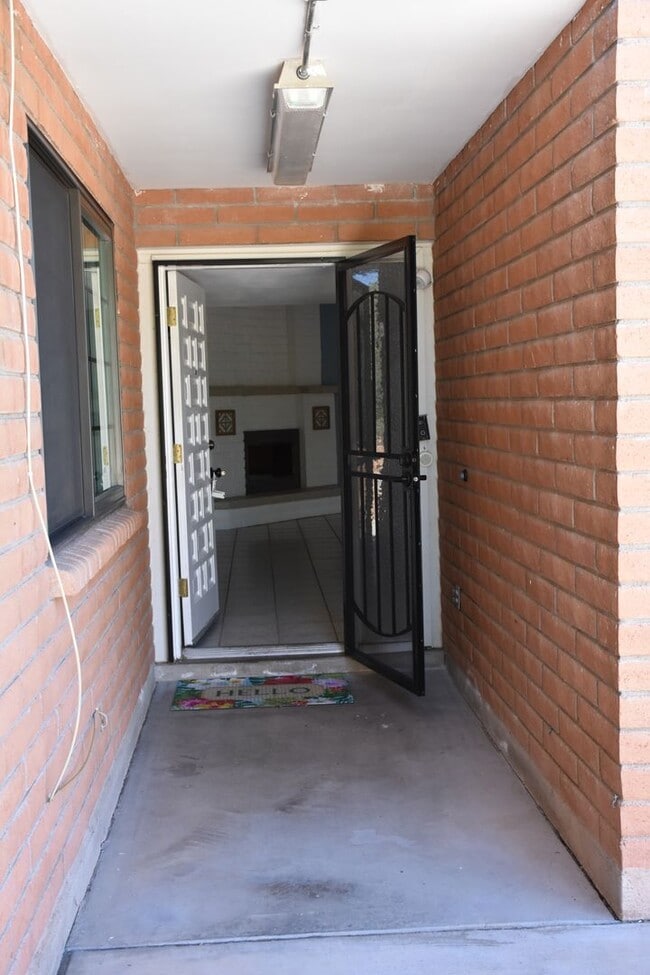 Building Photo - Great home in Mature Neighborhood