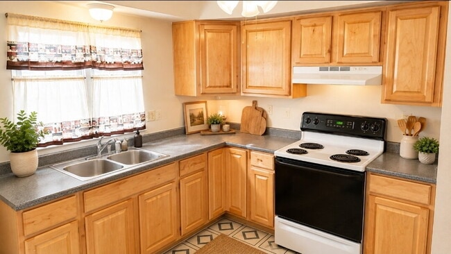 Building Photo - 2561 Robinson Pl