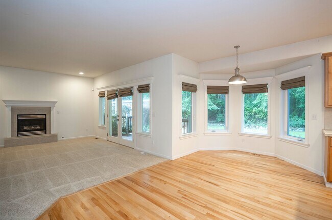 Building Photo - Beautiful Craftsman Home for Rent on Fox Island