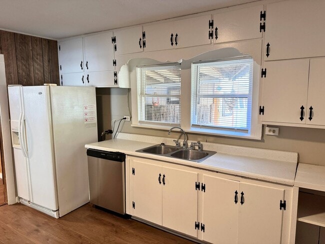 Building Photo - Quiet, 2 Bed 1 Bath Home In Burkburnett