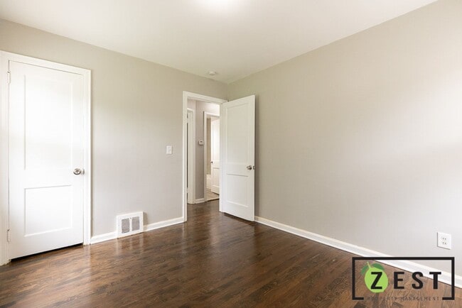 Building Photo - 19366 Woodside St