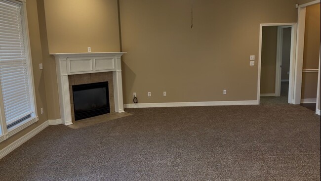 Building Photo - Lovely Home for Lease in Plantation Trace Garden Homes - Bossier City, LA 71112