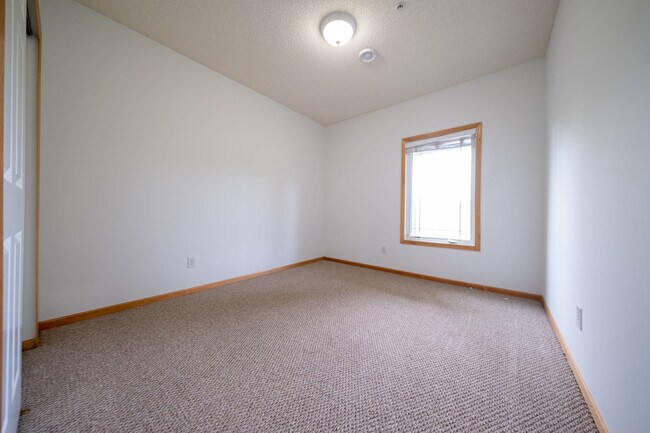 Building Photo - 4989 Archer Ln N