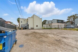 Building Photo - 214 S Maryland Pkwy