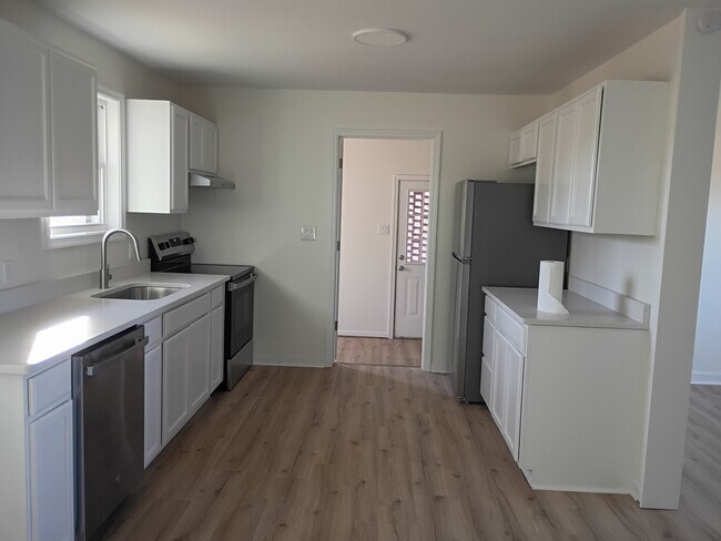 Building Photo - 5332 Hicone Rd