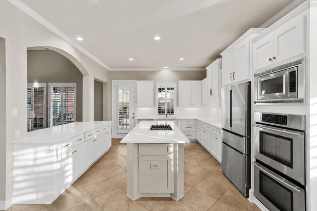 Building Photo - 2822 Taylorcrest