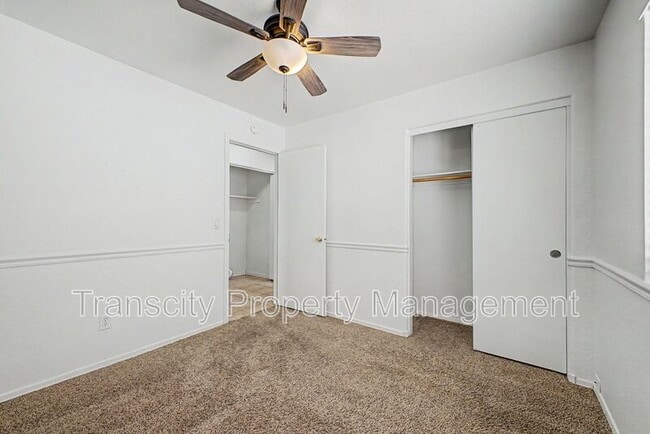 Building Photo - 932 W 19th Ave