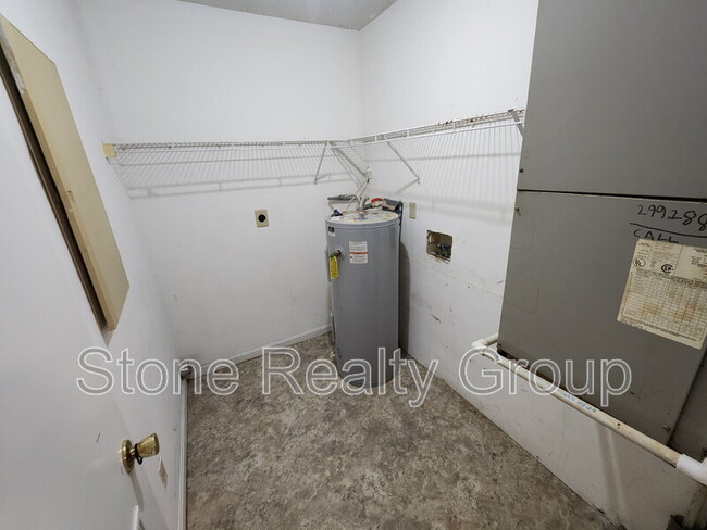 Building Photo - 2480 E Clayton Dr