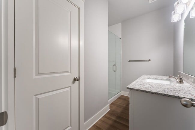 Building Photo - Beautiful New Home