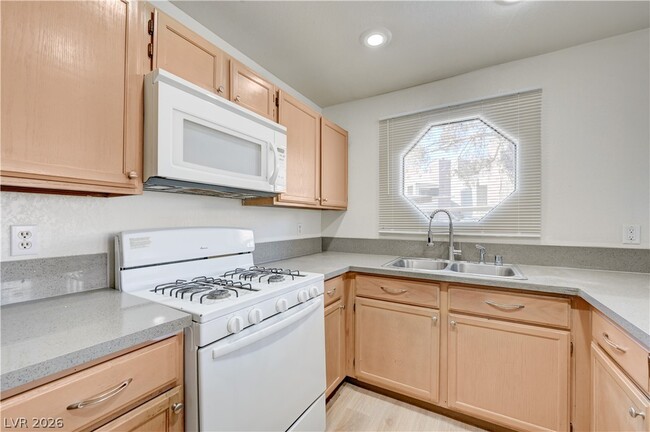 Building Photo - 5018 S Rainbow Blvd