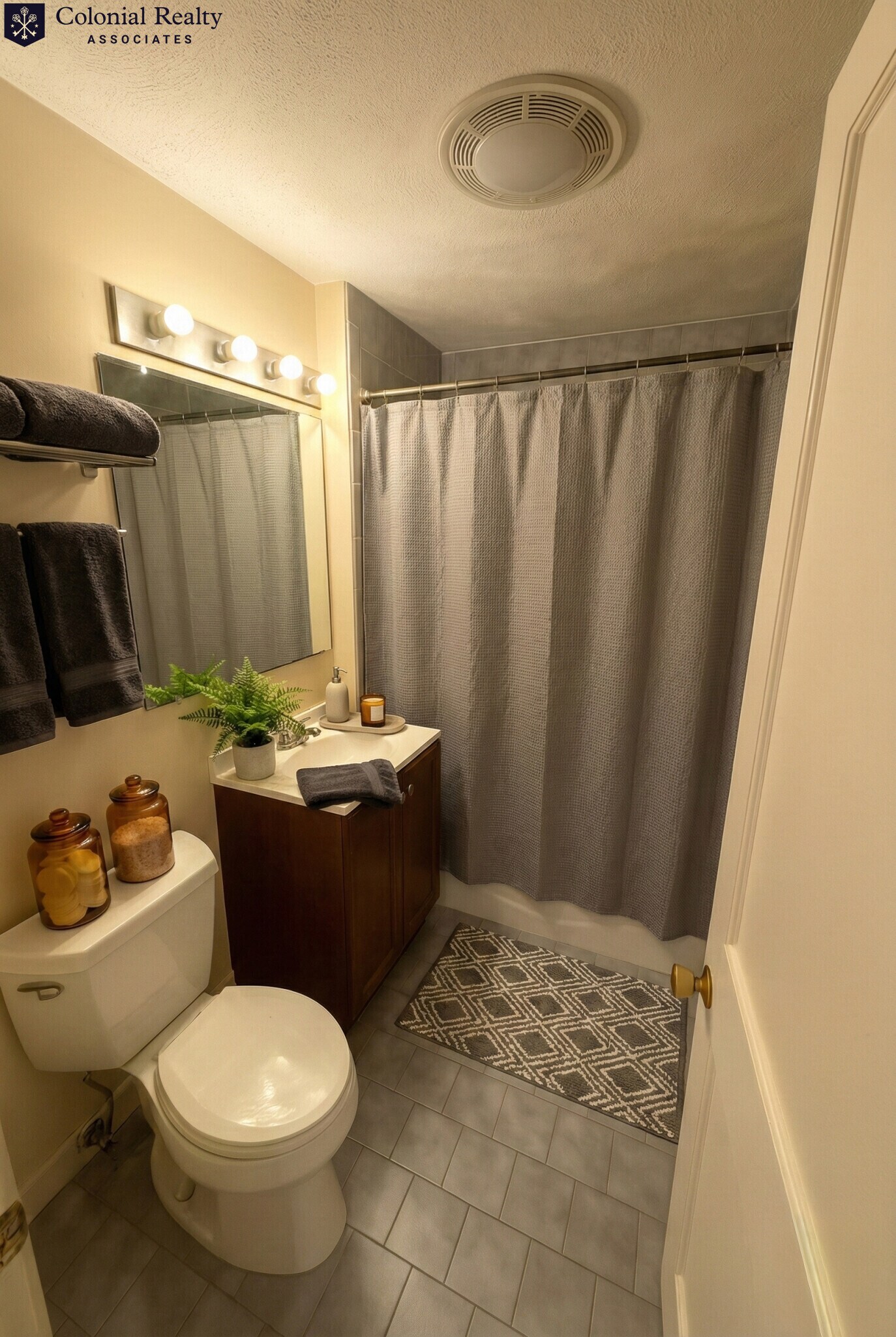 Building Photo - 47 Chapman St