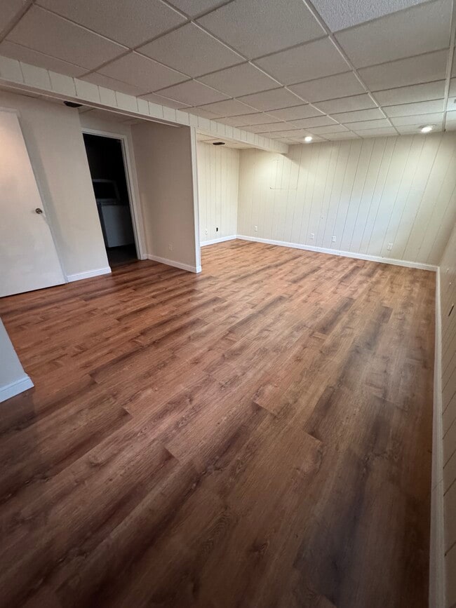 Building Photo - 6911 Sequoia Ct