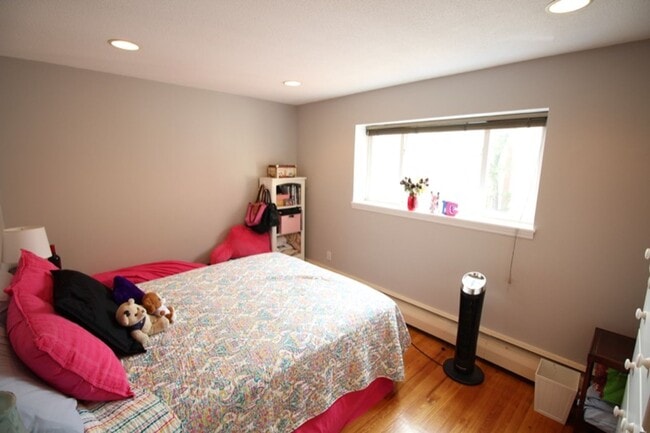 Building Photo - 2 BED WITH PARKING AND LAUNDRY IN UNIT ON THE ALLSTON/BRIGHTON/BROOKLINE LINE