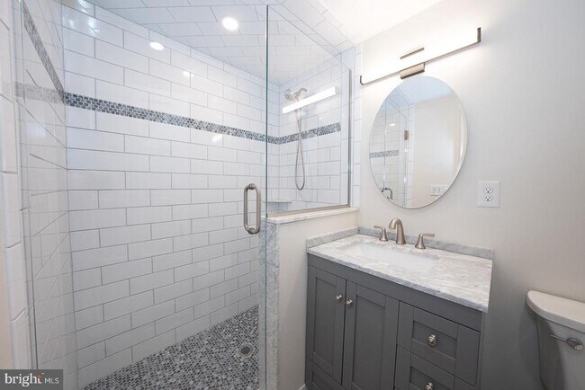 Building Photo - 28 Orchard Ln