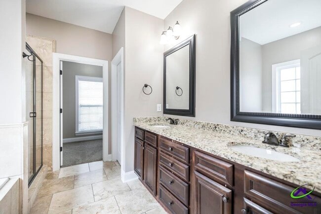 Building Photo - 103 Rushmore Pl