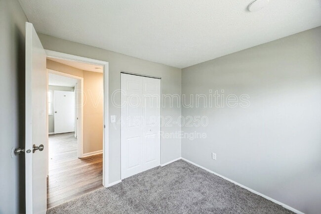 Building Photo - 12174 Glencrest Ct