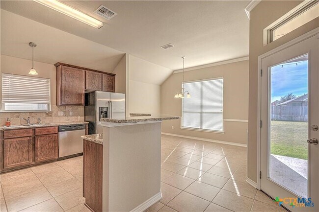 Building Photo - 609 Coventry Dr