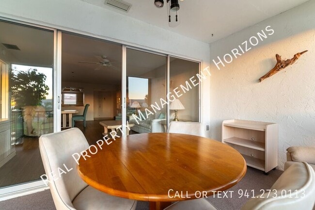 Building Photo - 4813 Independence Dr