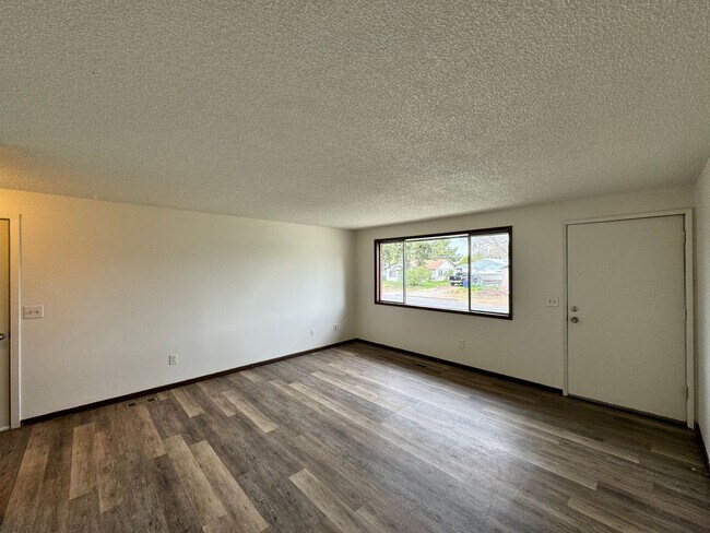 Building Photo - 1226 E North Ave